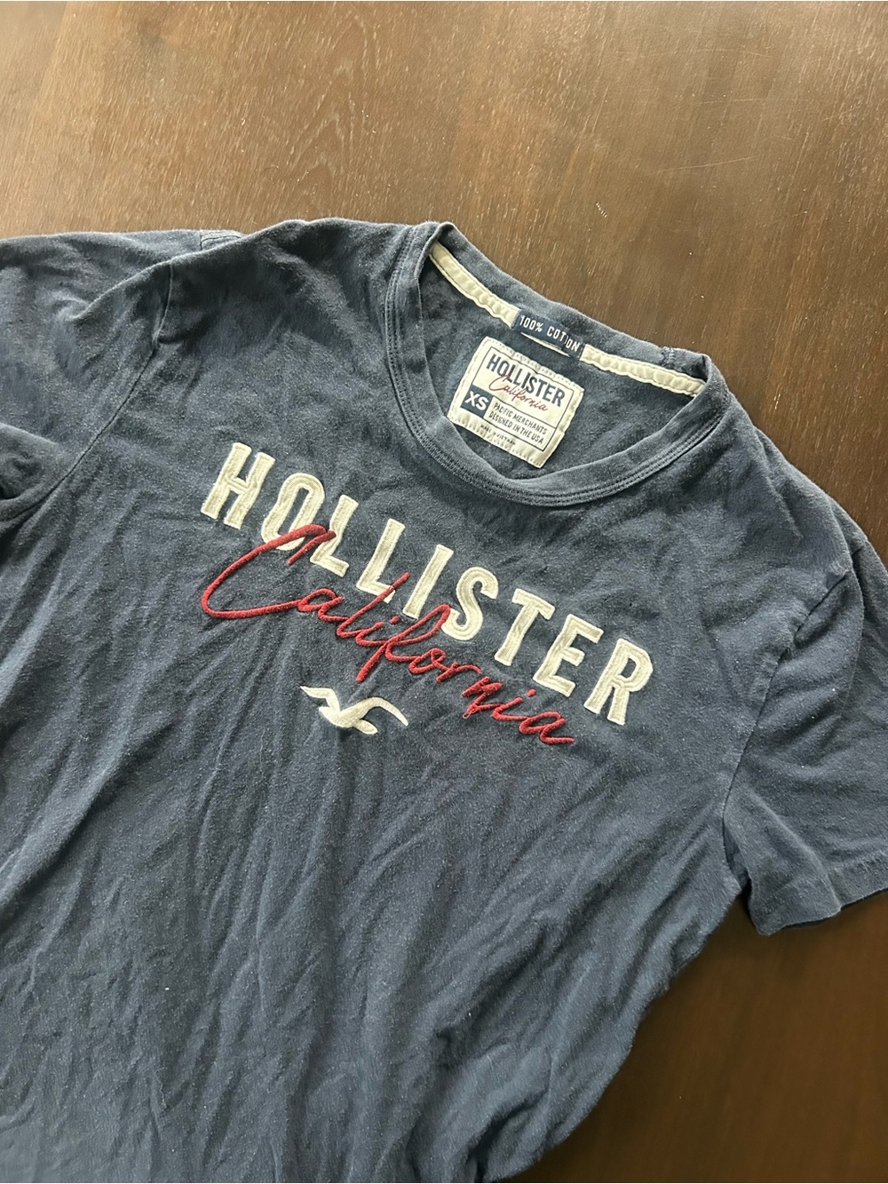 Hollister Navy 'HOLLISTER California' Logo Women's XS Tee